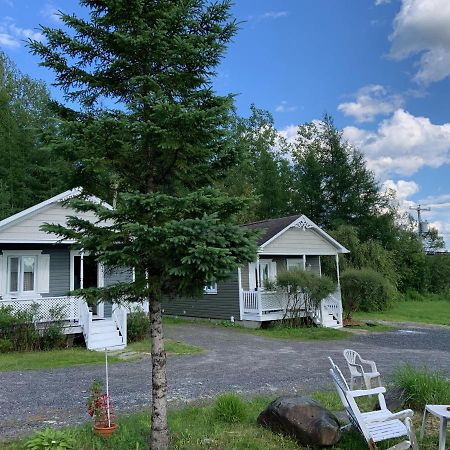 Motel & Chalets --Shefford-Waterloo- Habitation Forest Экстерьер фото