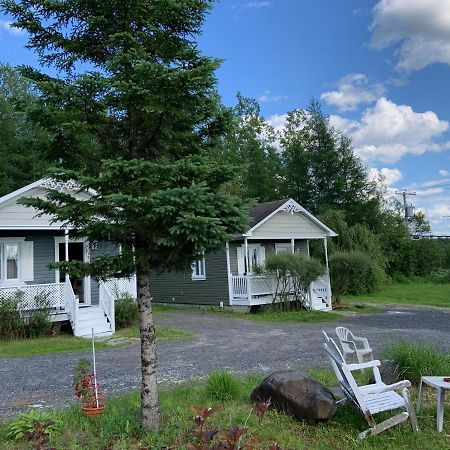 Motel & Chalets --Shefford-Waterloo- Habitation Forest Экстерьер фото