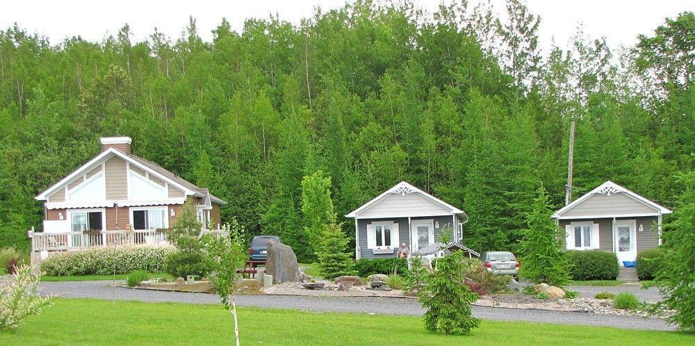 Motel & Chalets --Shefford-Waterloo- Habitation Forest Экстерьер фото